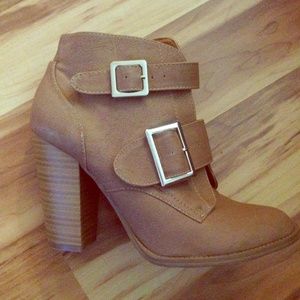 💗 Tan Boots 💗