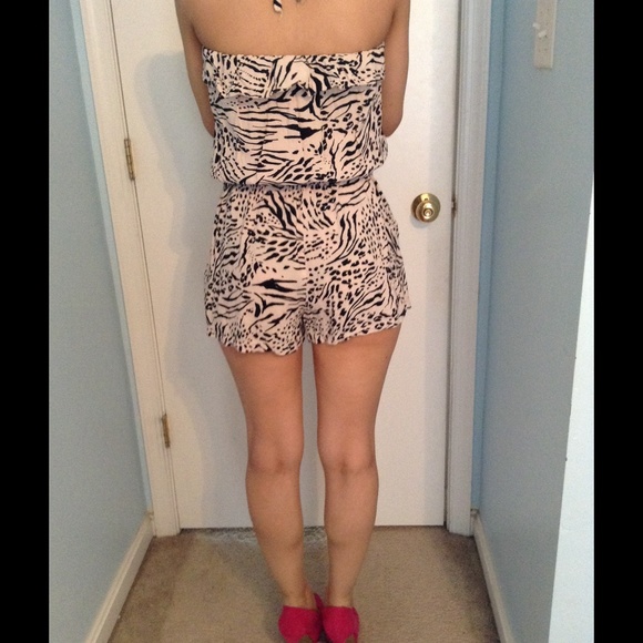 Halter romper - Picture 3 of 3