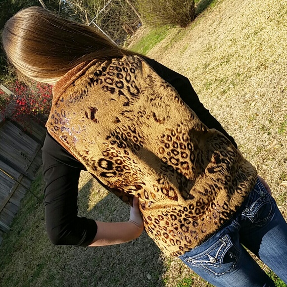 Animal print VEST:) - Picture 2 of 3