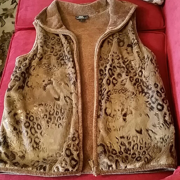 Animal print VEST:) - Picture 3 of 3