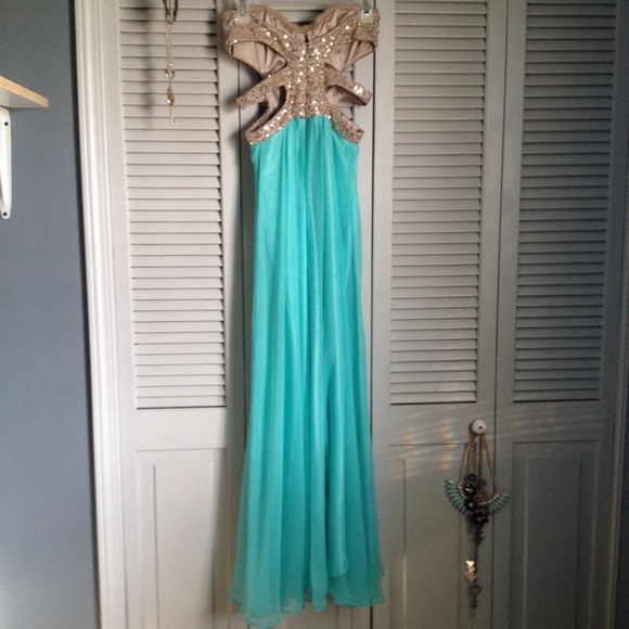 Prom/ homecoming Dress! - Picture 3 of 3