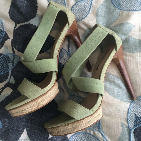 Summer Shoes - Picture 2 of 4