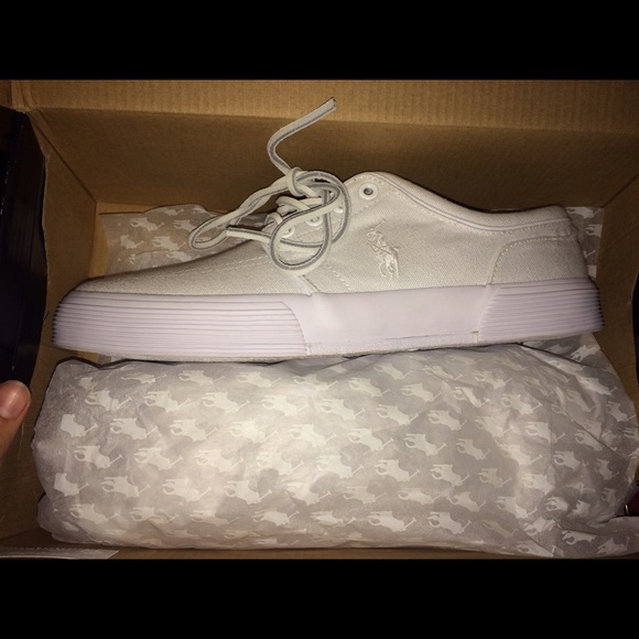 White polo shoes ✨ NEW ✨