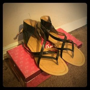 Black snakeskin sandals!!