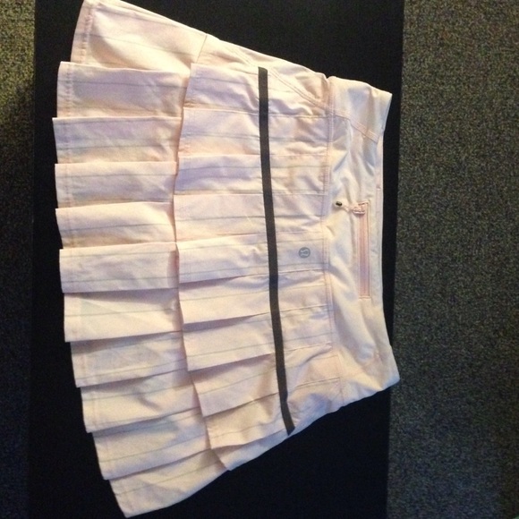 Lululemon Light Pink Gray Striped Pacer Skirt