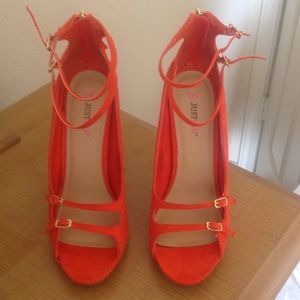 Cute sandAl heeled pump