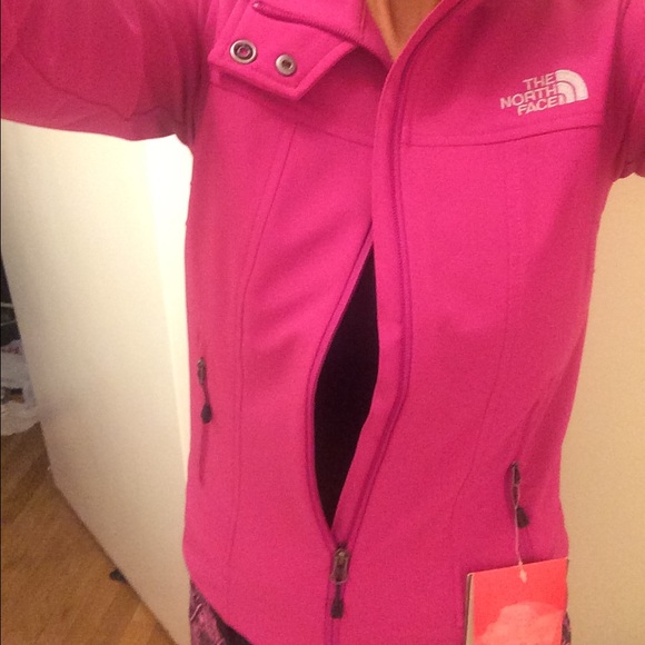 💖⚡️SALE💗The North Face Wind 💨Breaker NWT - Picture 4 of 4
