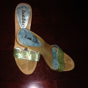 Aqua strap 3" heels