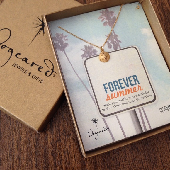 Sand Dollar necklace by * dogeared * gold - Picture 3 of 3