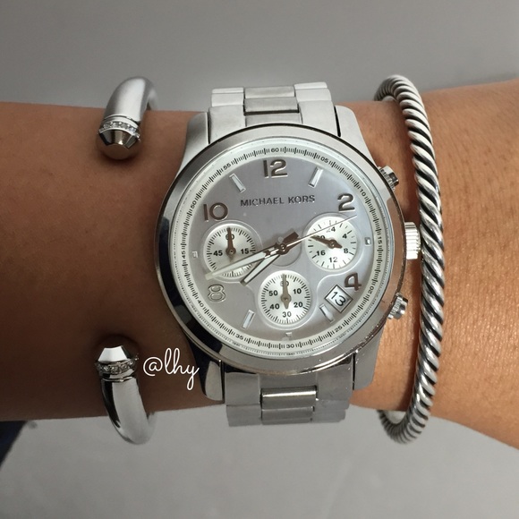 ❌SOLD❌MICHAEL KORS RUNWAY WATCH - SILVER NIB - Picture 4 of 4