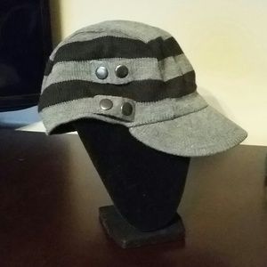 Black & grey hat