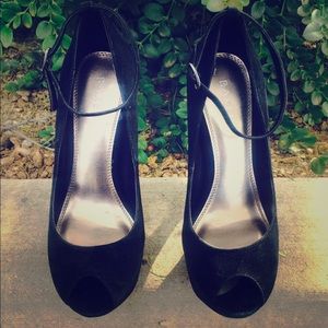 Bakers peep toe suede heels