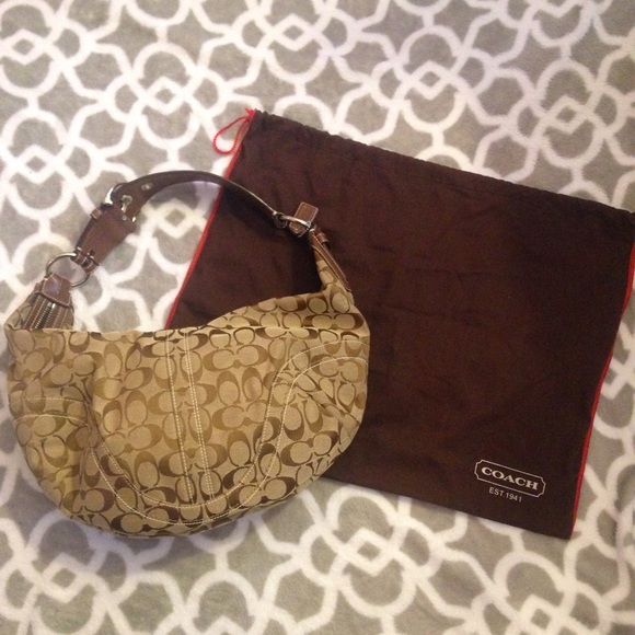 Coach Signature Hobo (Authentic)