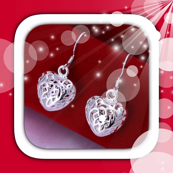 🆕🎉 HP 5/17/17🎉925 Silver Heart Earrings