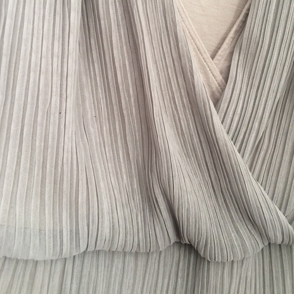 Sage top - Picture 3 of 3