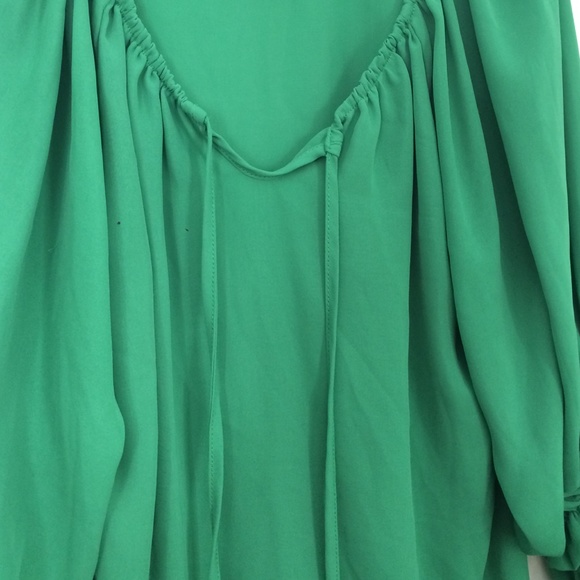 Green blouse - Picture 3 of 3