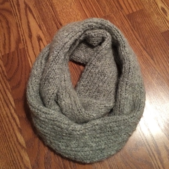 American Eagle Infinity Scarf