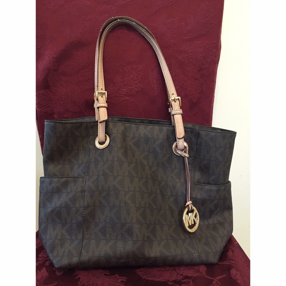 Michael Kors signature tote *on hold*