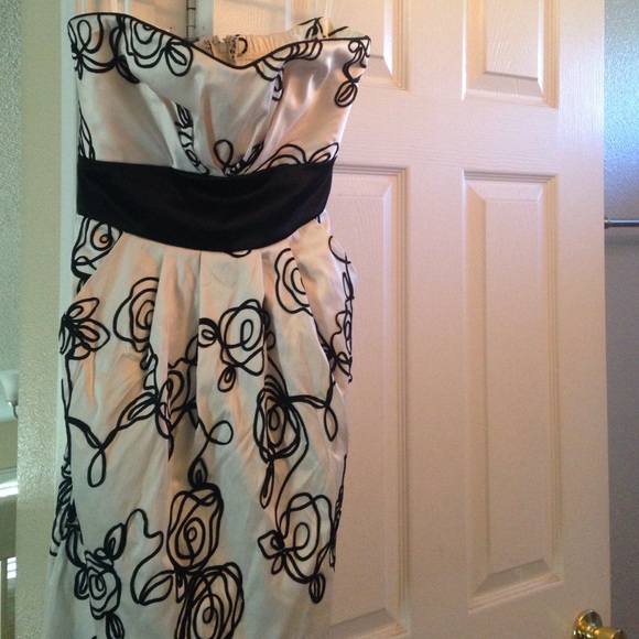 Beautiful dress for all occasions!