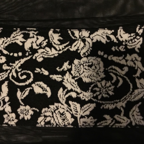 Urban Outfitters Crop Top **New with tags** - Picture 2 of 4