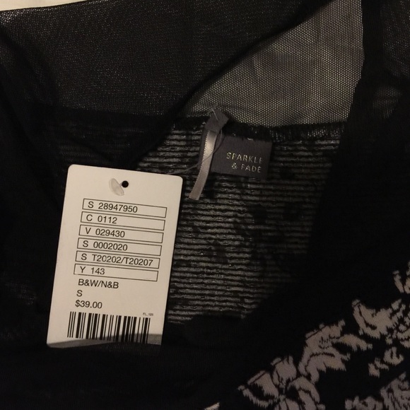 Urban Outfitters Crop Top **New with tags** - Picture 3 of 4