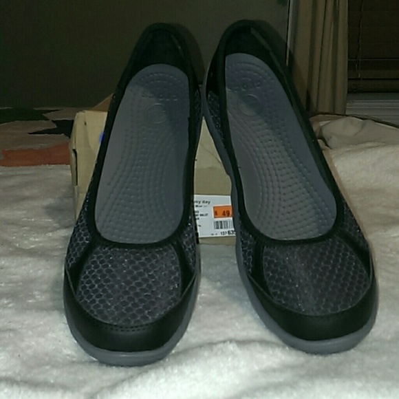 Brand new pair of ballet flat crocs
