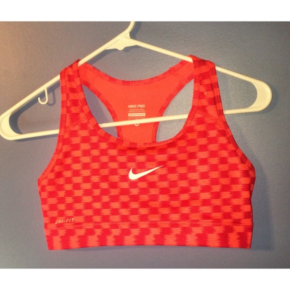 Nike Tops - Nike Pro Sports Bra 💪 NWOT