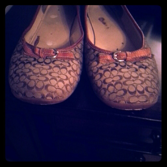 Coach flats