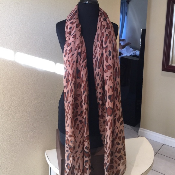 Leopard Brown Scarf - Picture 3 of 4