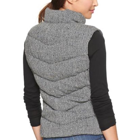 Gap Herringbone Vest - Picture 3 of 4