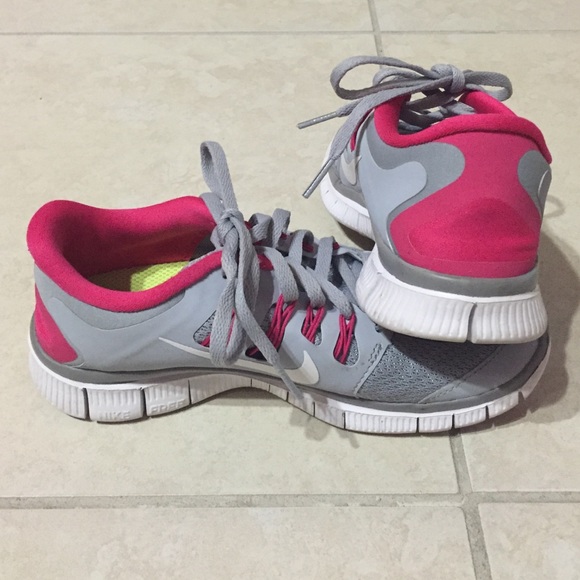 FLASH SALE ⚡️ NIKE Free Runs 5.0