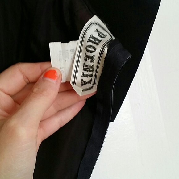 SOLD Black bow vintage dress by Phoenix size 10 - Picture 4 of 4