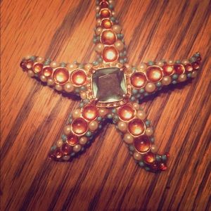 Starfish pin