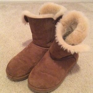 Bailey button UGG Australia boots