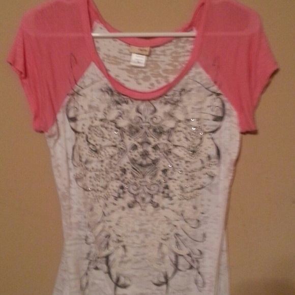 Juniors t-shirt