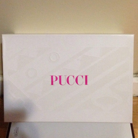 Emilio Pucci Back & Gold Sandals. - Picture 3 of 3