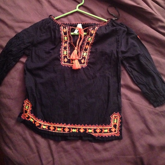 Aztec theme top - Picture 1 of 3