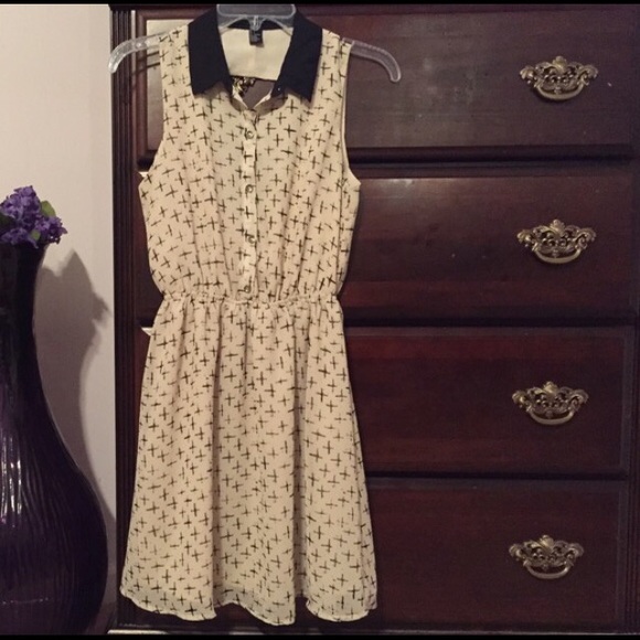 Holy Chic Dress - Picture 2 of 2