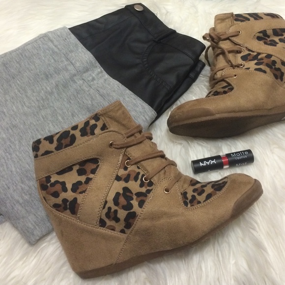 SALE 🎉 Leopard and Suede wedge sneakers