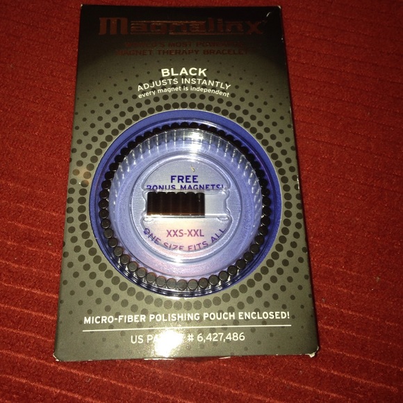 Magnetic therapy bracelet