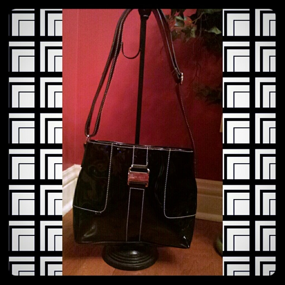 Nine West patent leather purse. Just like new!