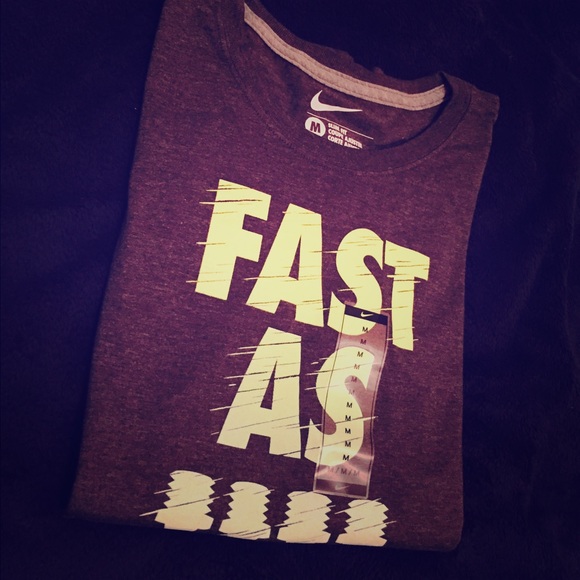 NWT. Nike T-shit