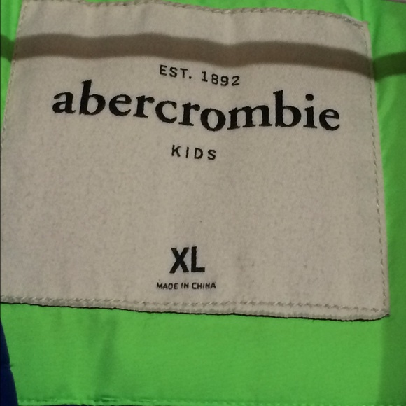 A&F navy thick coat - Picture 3 of 3