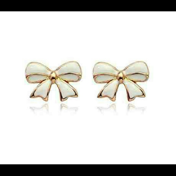 Brand New Gold Plated Bow Ribbon Earrings