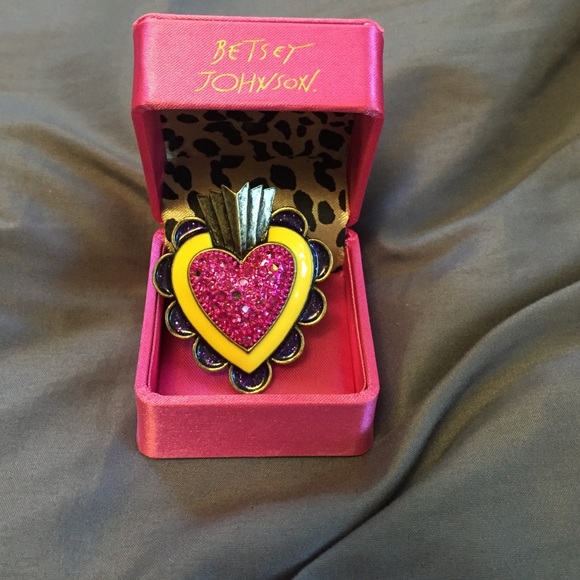 Heart cocktail ring