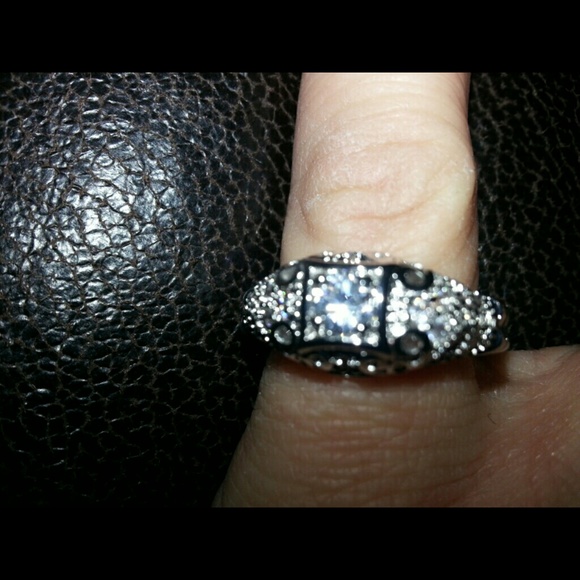 ✋✋SOLD!!! NWOT Vintage Styled ArtDeco CZ Ring - Picture 4 of 4