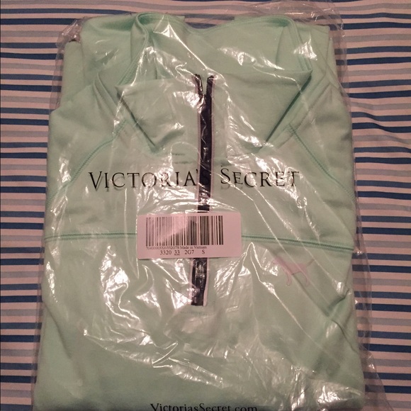 vs pink brand new ultimate half zip!