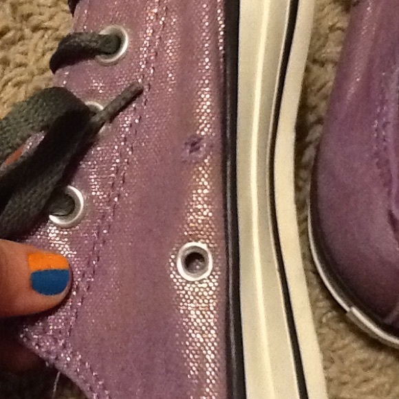 Converse - Picture 2 of 2