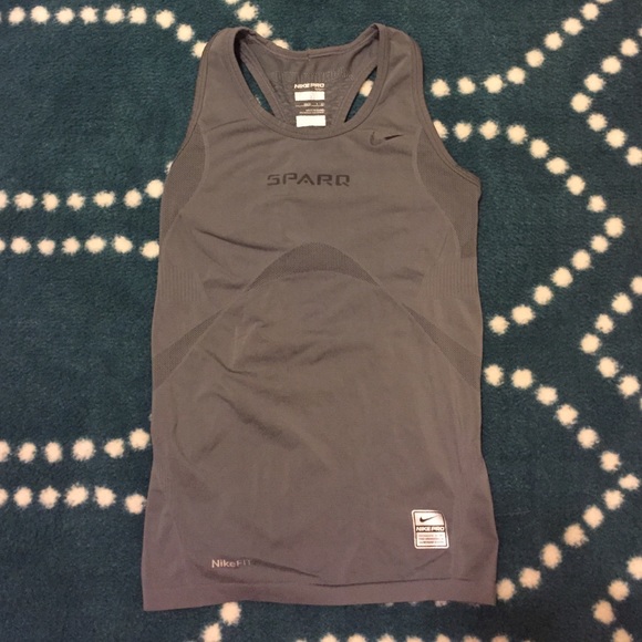 💃NIKE Sparq workout racerback tank!