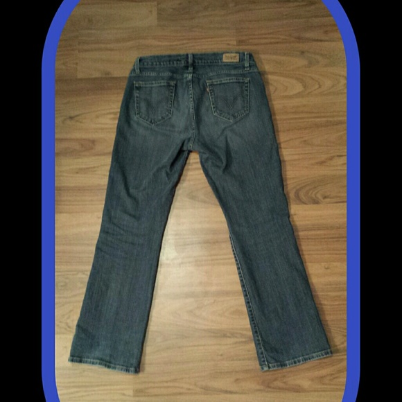 Levi medium wash jeans - Picture 2 of 3